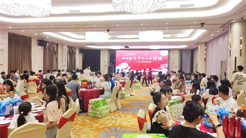 Recently, Baimatech held a grand Mid-Autumn Festival dinner in Jimei North Bay Huilong Wanda Hotel. All colleagues of the company gathered together to celebrate the Mid-Autumn Festival.